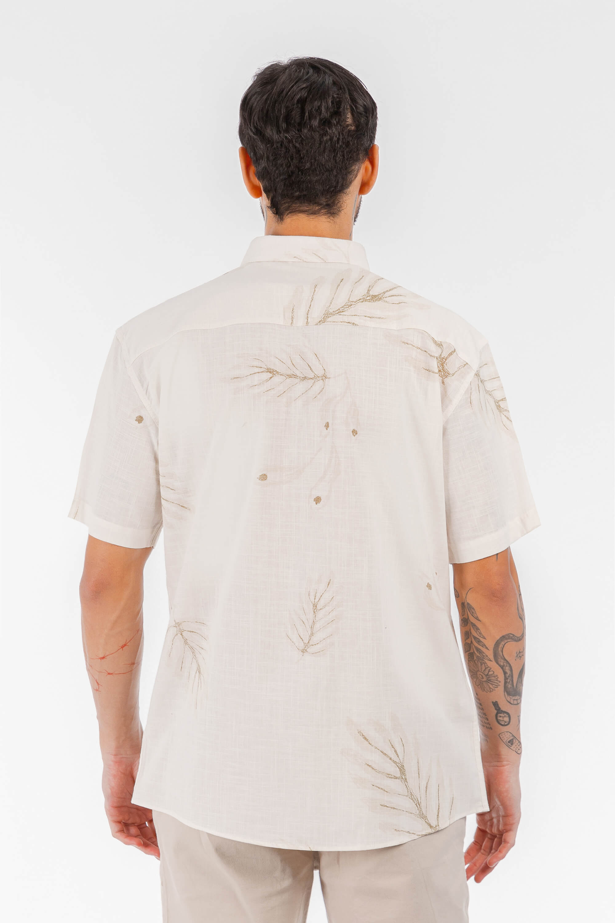 Camisa de Botão – Sofisticação e Versatilidade para Qualquer Ocasião